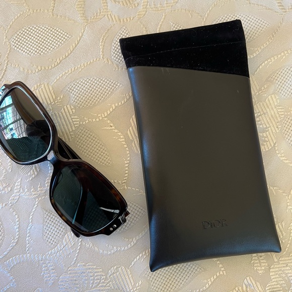 Brand new Dior sunglasses with Dior case - Picture 2 of 7